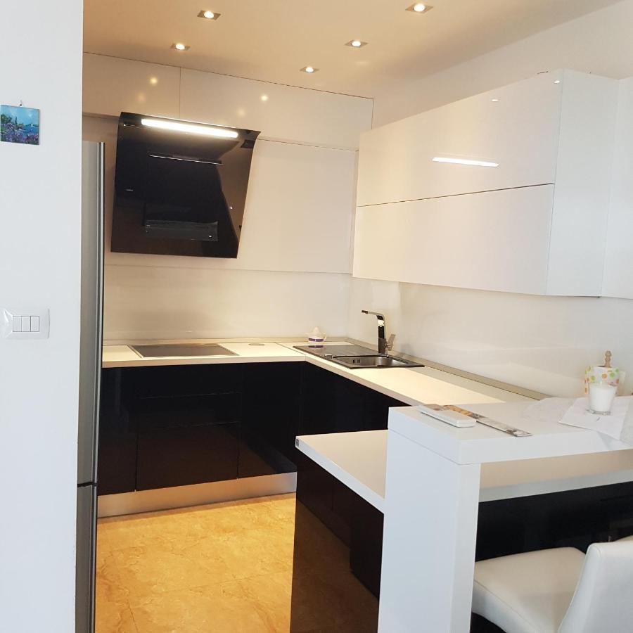 Adela Apartments 3 Morska Vila Split Bagian luar foto