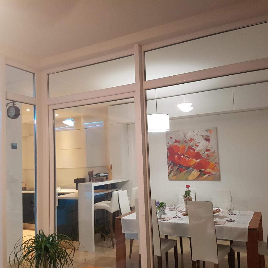 Adela Apartments 3 Morska Vila Split Bagian luar foto