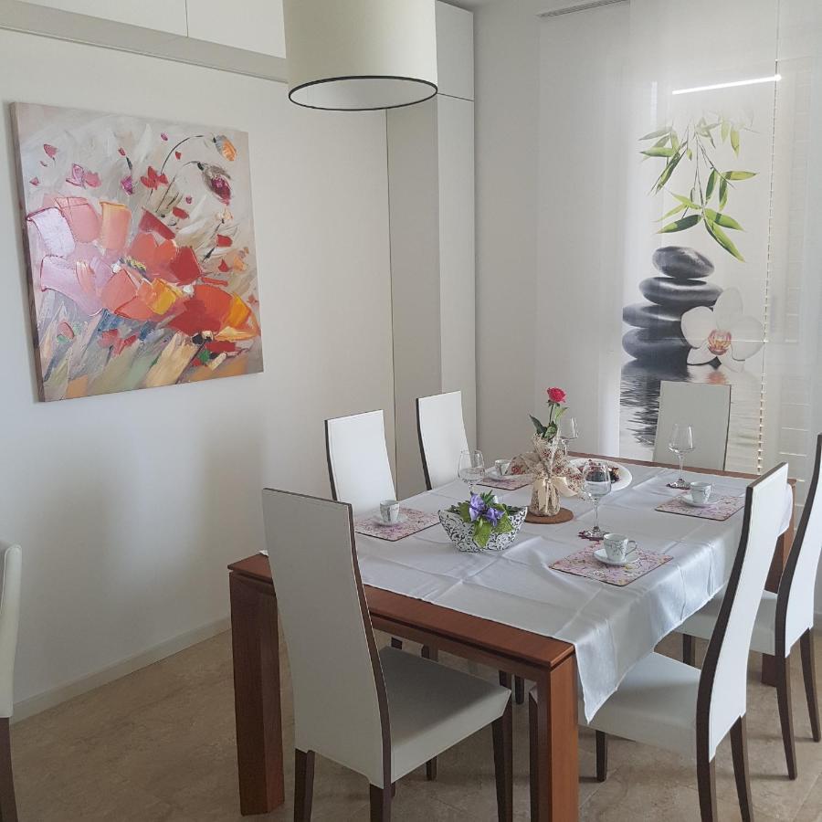 Adela Apartments 3 Morska Vila Split Bagian luar foto
