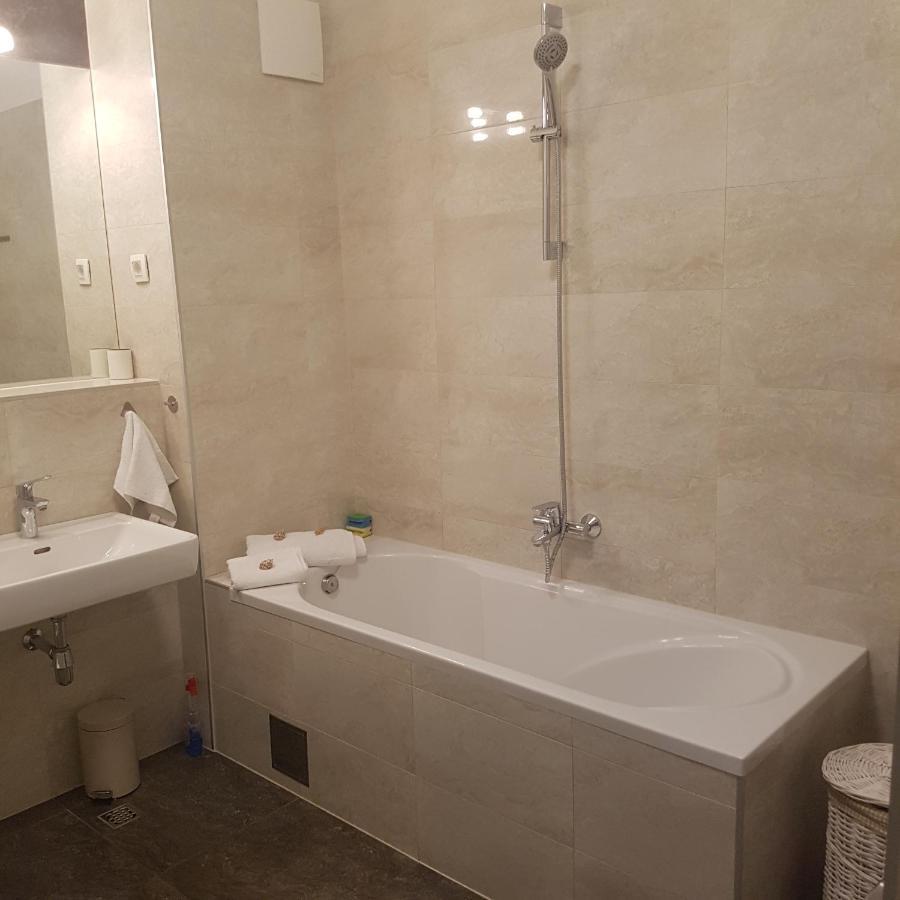 Adela Apartments 3 Morska Vila Split Bagian luar foto