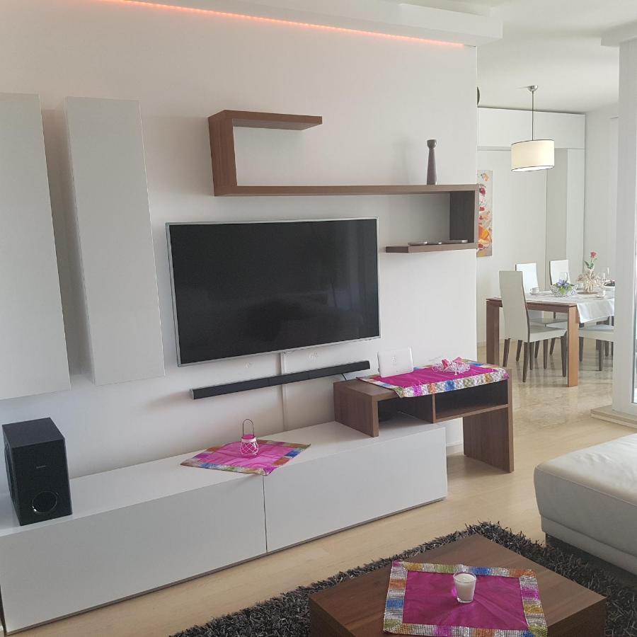 Adela Apartments 3 Morska Vila Split Bagian luar foto