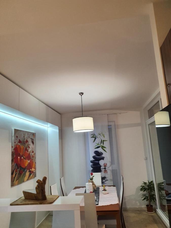 Adela Apartments 3 Morska Vila Split Bagian luar foto