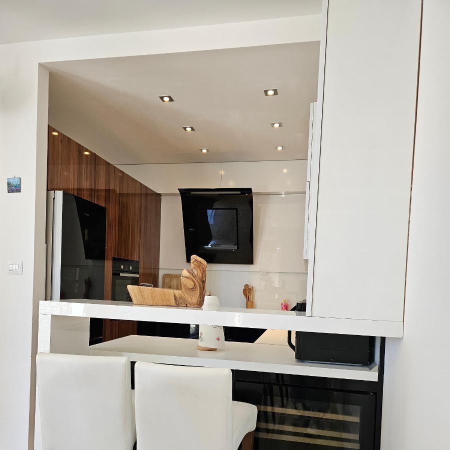 Adela Apartments 3 Morska Vila Split Bagian luar foto
